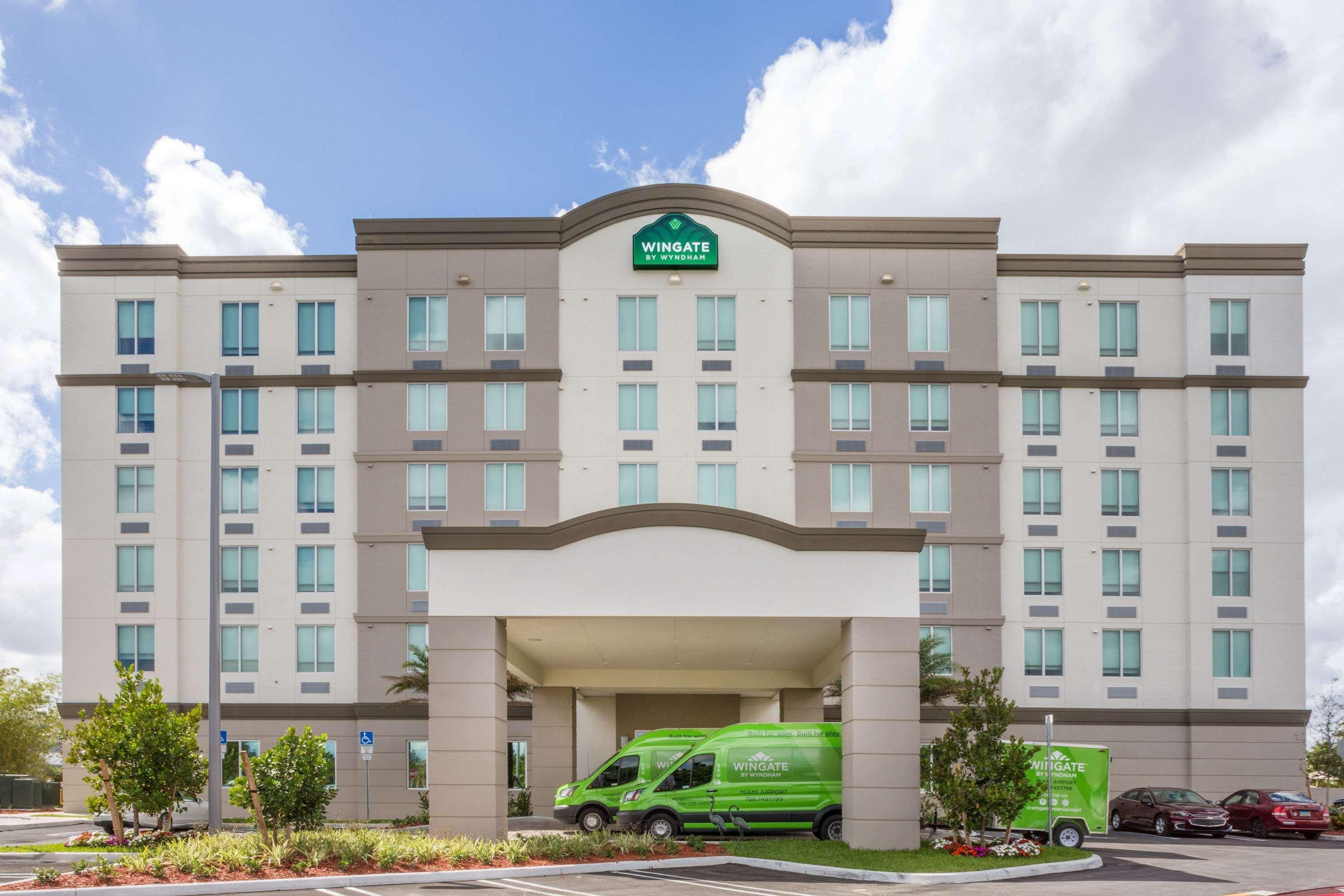 Wingate By Wyndham Miami Airport Hotel Exterior photo