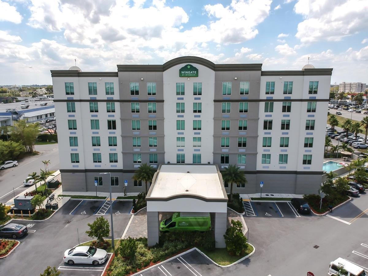 Wingate By Wyndham Miami Airport Hotel Exterior photo